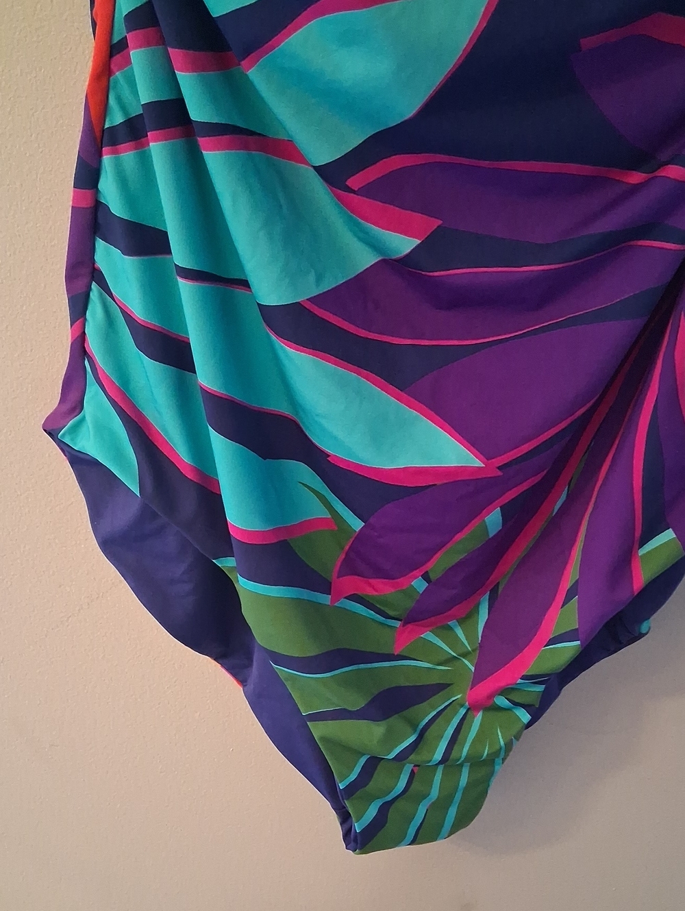 NWT Trina Turk Wailea High Neck Reversible One Piece Swimsuit Size 14 - Picture 4 of 7